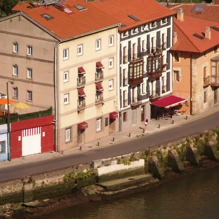 Hotel Ria De *