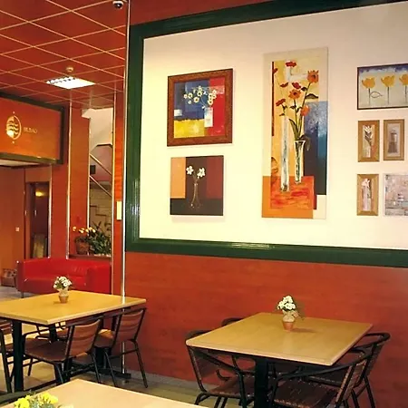 Ria De Hotel *